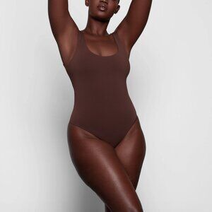 NWT Skims Soft Smoothing Seamless Thong Bodysuit - Cocoa Brown - Size Medium